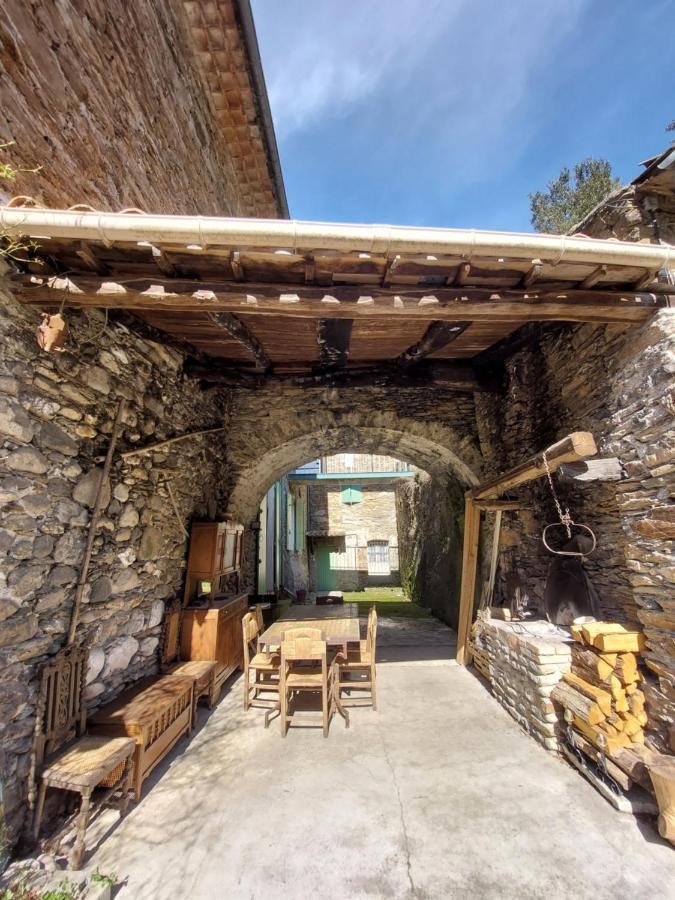Chambres D'Hotes Dans Mas Avec Jardin En Bord De Riviere Saumane Exteriör bild